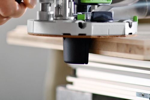 Festool Oberfräse OF 1400 EBQ-Plus mit Seitenanschlag, Kopierring, Absaughaube und Spannzangen 8 u. 12mm, im Systainer